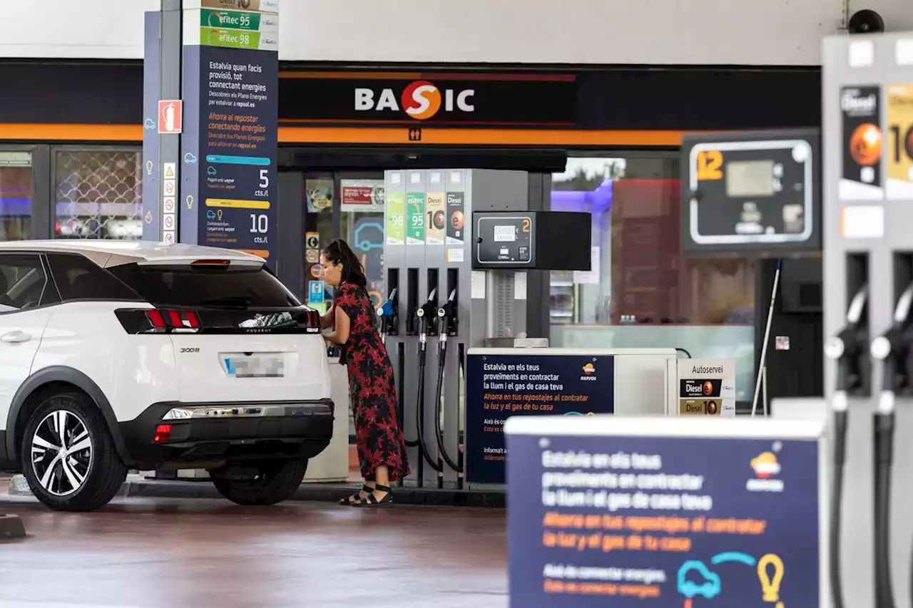 El precio de los carburantes no da tregua a las puertas de la operación retorno