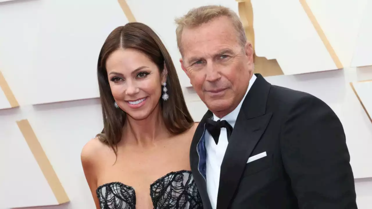 Kevin Costner's Estranged Wife Tears Up on the Stand During Hearing