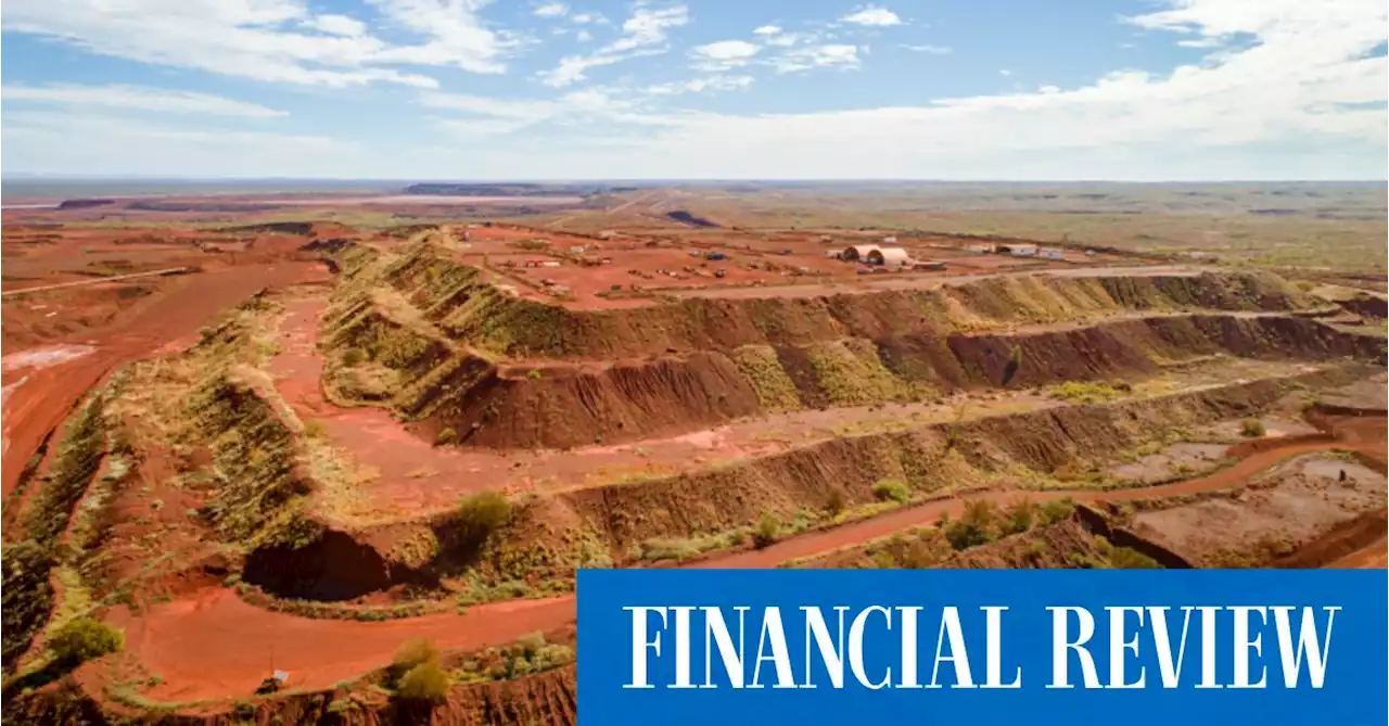 ASX slips as Fortescue, Qantas extend losses