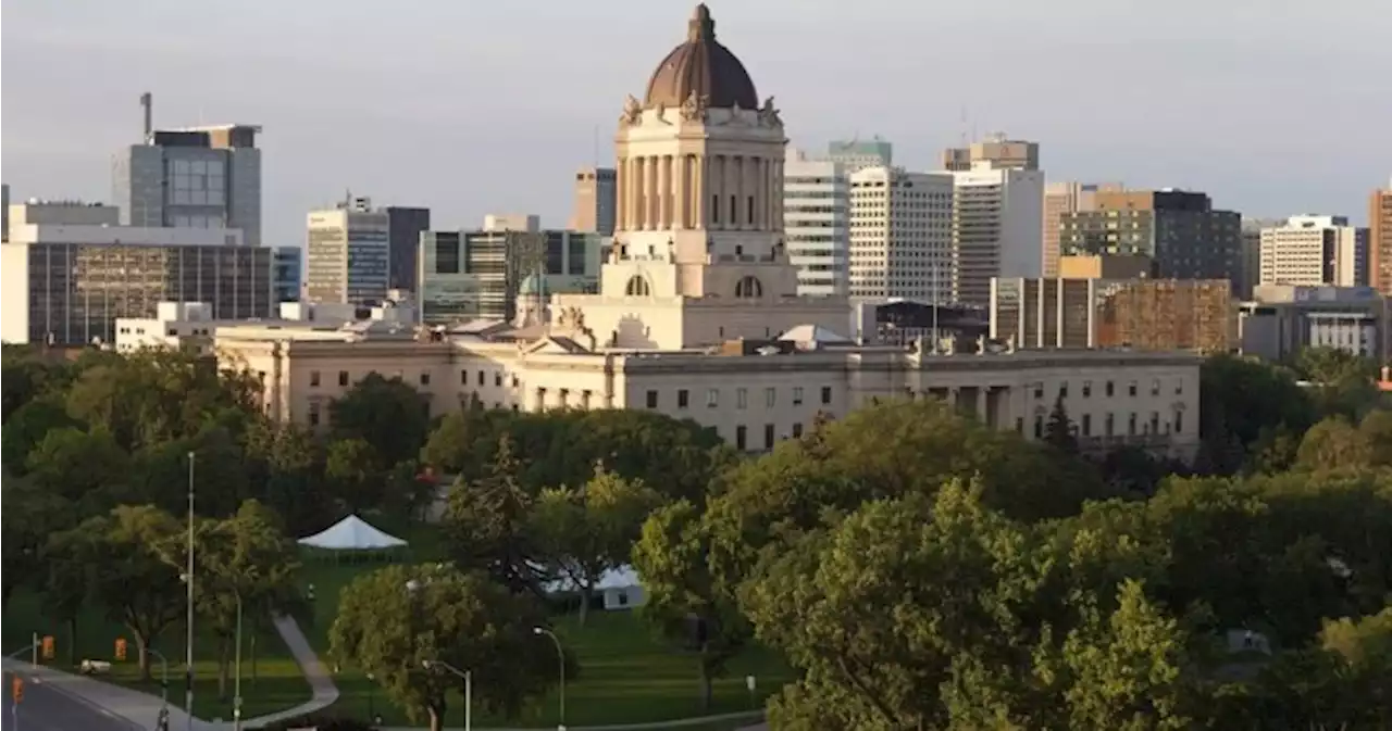 Manitoba Liberals call for ranked ballots, NDP promises more paramedics Friday