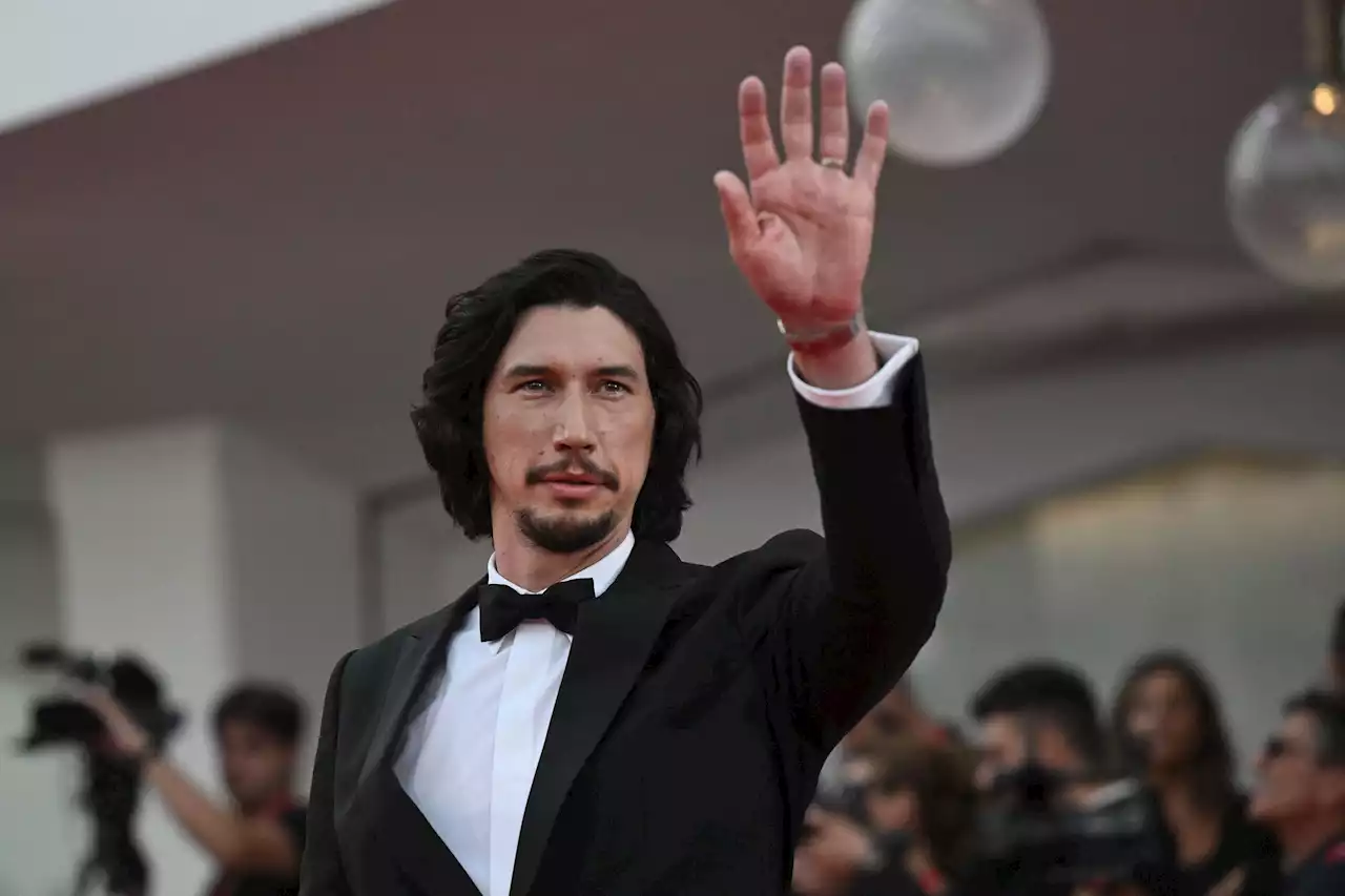 Festival de Venecia 2023: en la presentación de Ferrari, Adam Driver reivindicó la huelga de los actores de Hollywood