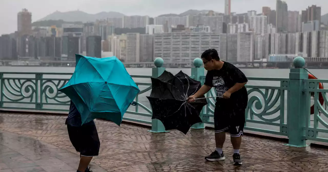 Le super typhon Saola risque d’être « le plus puissant » depuis 1949 à toucher Hong Kong