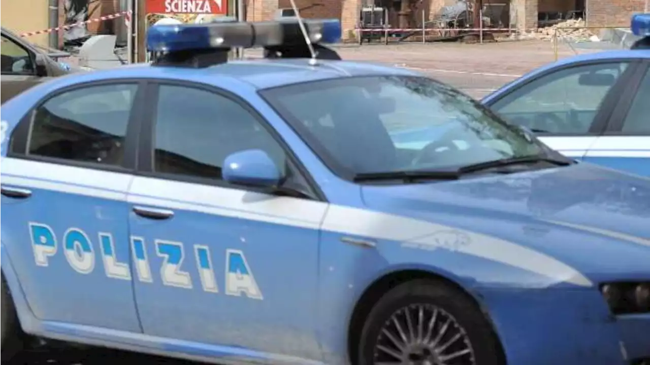 Livorno, bimbo morto durante una vacanza: madre arrestata per omicidio