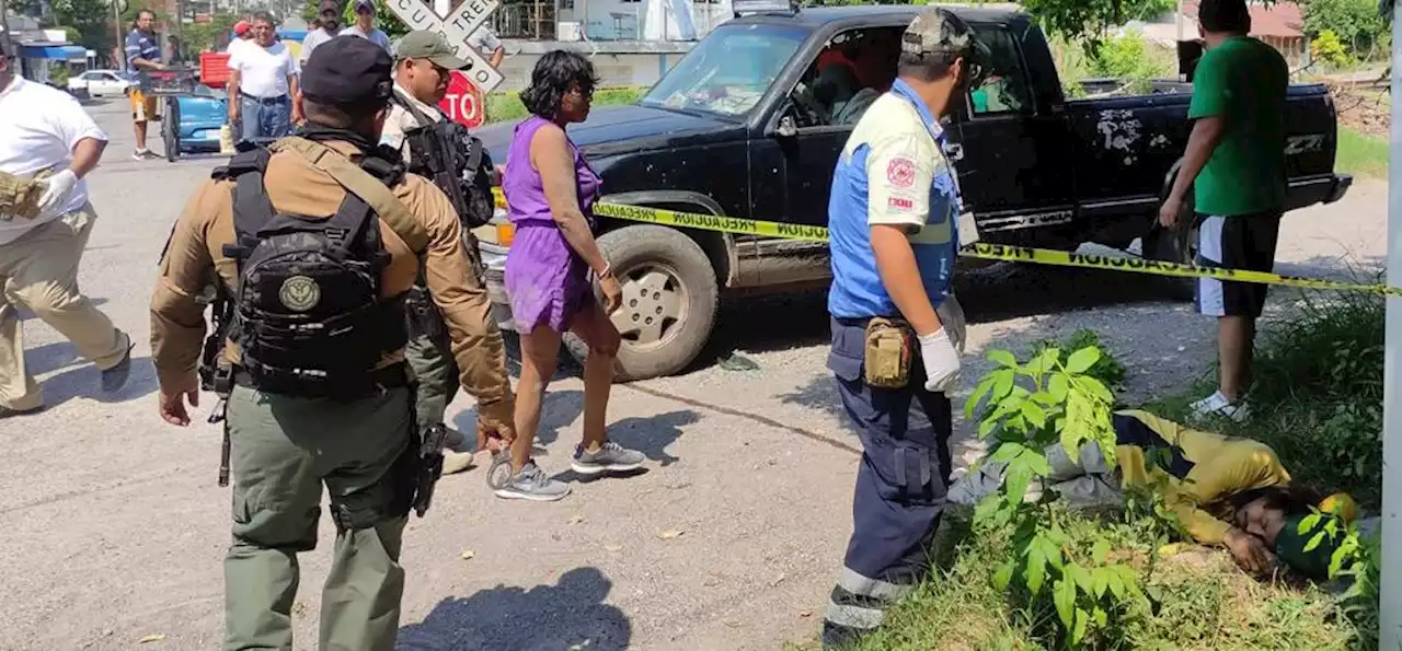 Ver. Hermanos viajaban con cadáver de su padre en camioneta