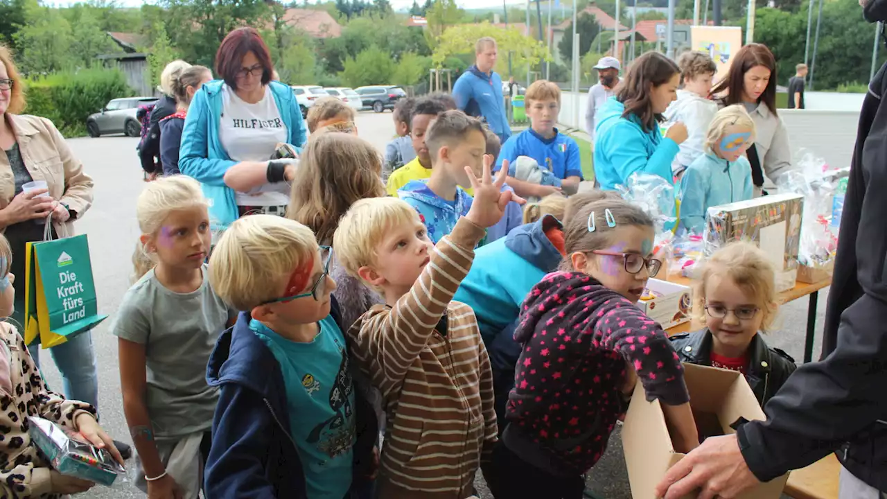 Spiele und Kinderschminken bei Ferienspiel-Abschlussfest