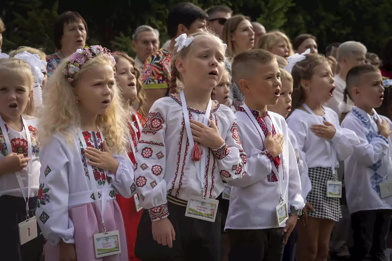 Bombhot mot Kievs skolor på första skoldagen