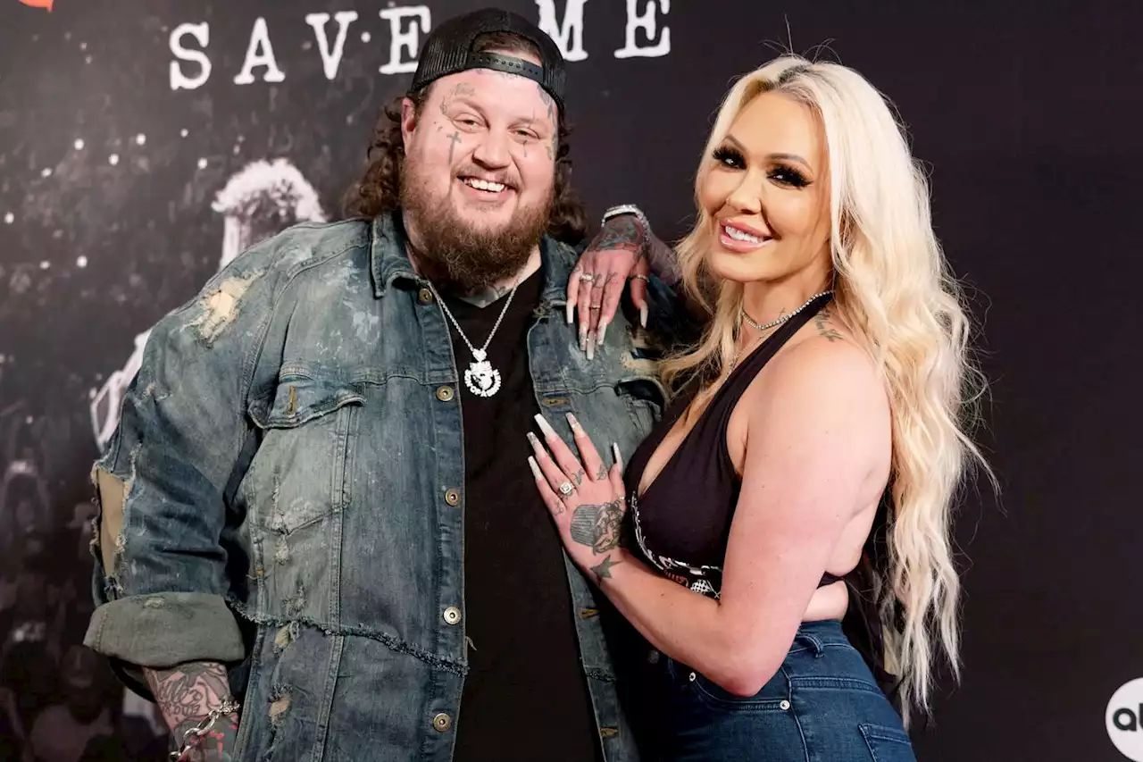 Jelly Roll and Bunnie XO Renew Wedding Vows in Las Vegas