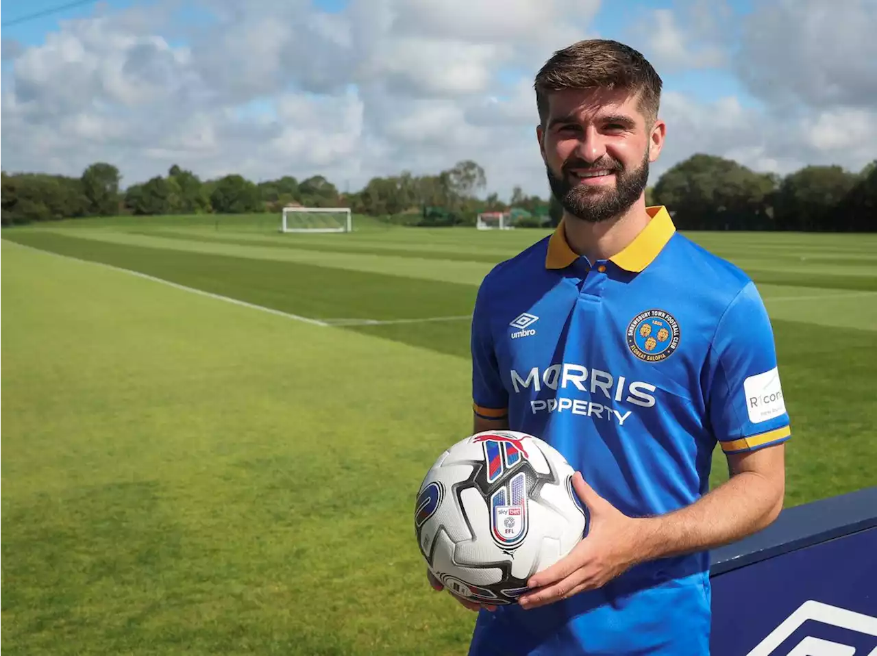 Shrewsbury Town capture Hull City left back Fleming on loan deal