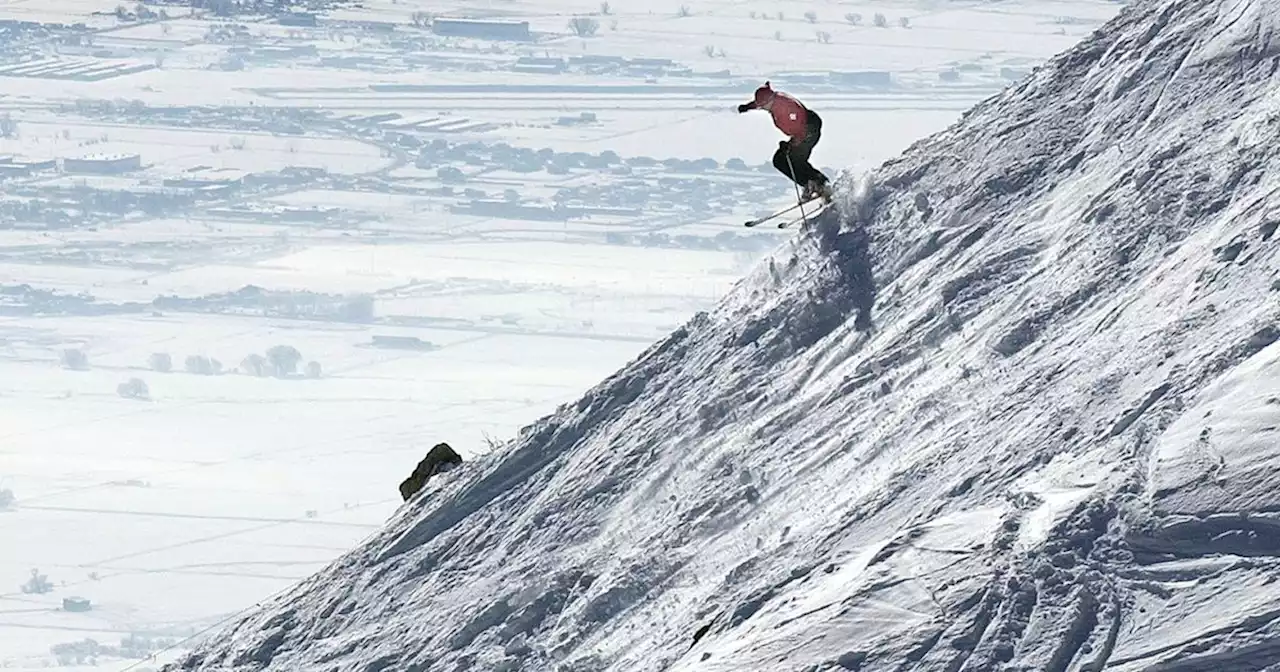 Deer Valley stands by its snowboarder ban as it takes over new Utah ski resort