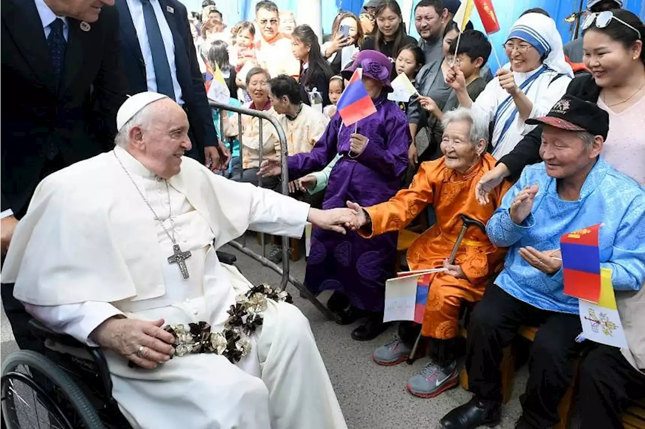 Pope arrives in Mongolia, sends message of ‘unity and peace’ to China