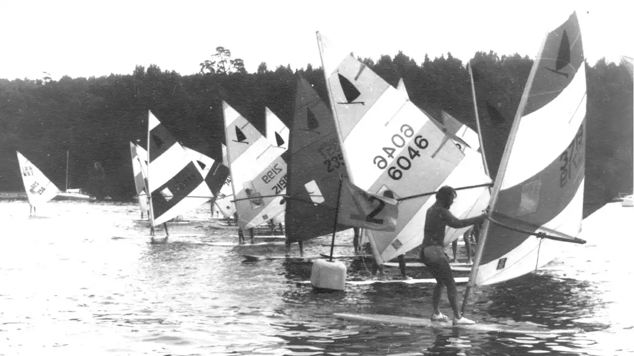 Eine Feier der Freiheit auf dem Wasser: Vor 50 Jahren kam das Windsurfen nach Berlin