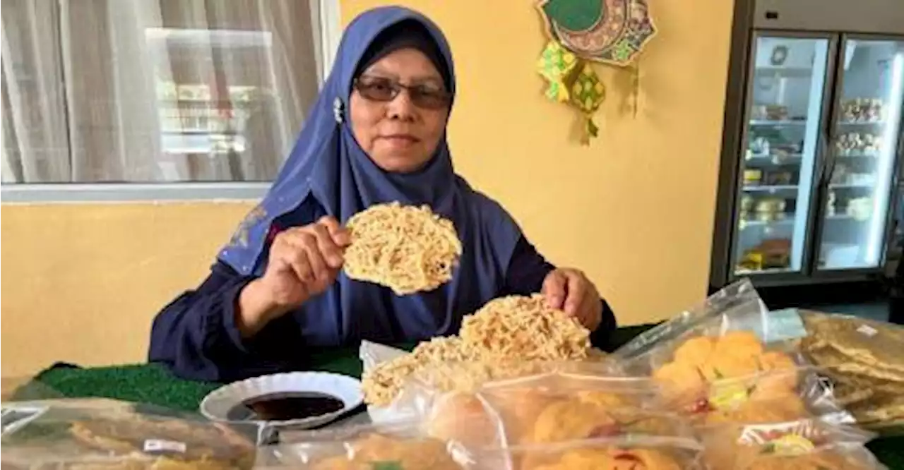 By-election brings good fortune for kuih baulu entrepreneur in Simpang Jeram