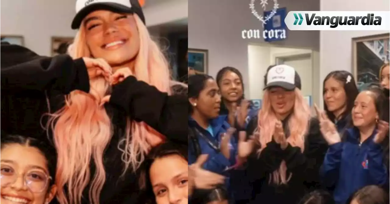 Karol G invitó a 35 niñas colombianas a conocer instalaciones de la Nasa