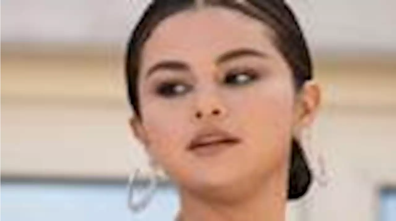 lebensretterin? wie sich selena gomez die hand gebrochen hat