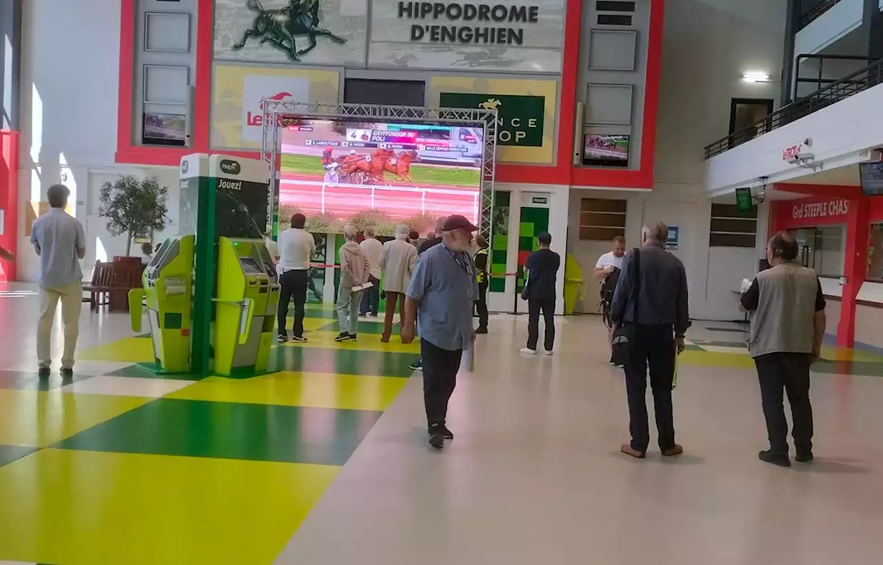Une machine à parier, menace ou simple complément au turf à l’ancienne ?