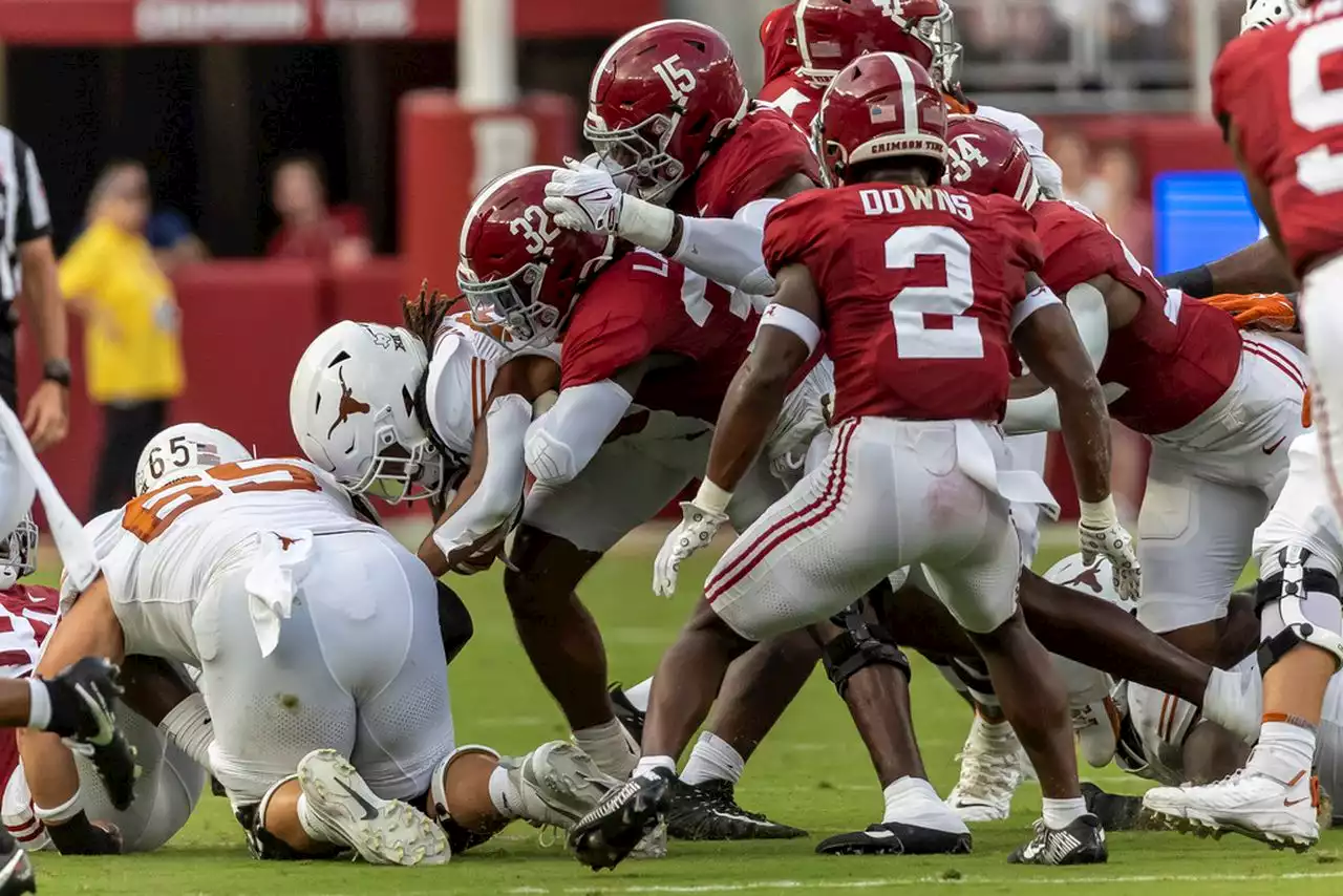 Former Alabama players among social media reaction to Crimson Tide trailing Texas