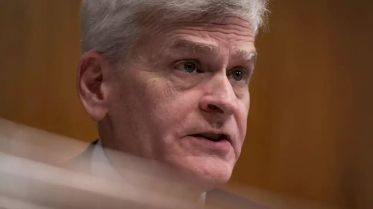 US Officials Should Reveal More Health Records, GOP Senator Says