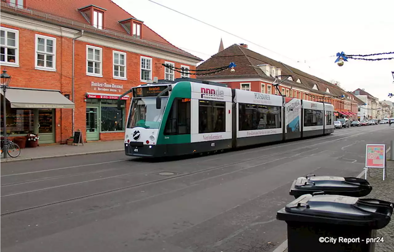 Unfall zwischen Streifenwagen und Straßenbahn