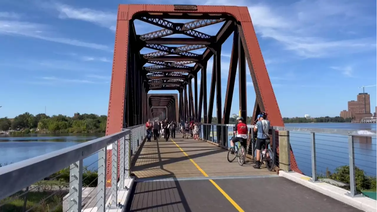 Chief William Commanda Bridge officially opens