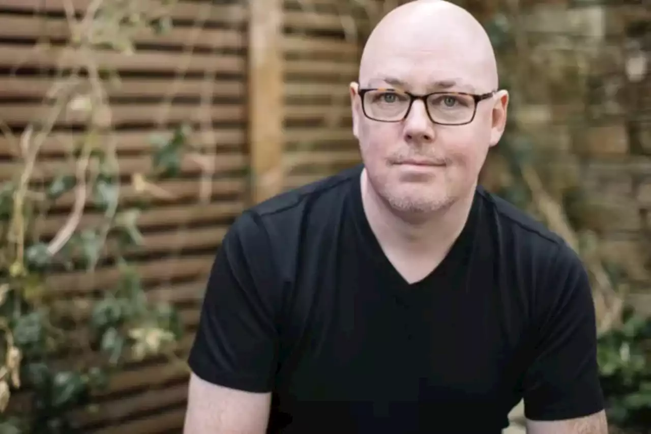 La profunda reflexión de John Boyne sobre Todas las piezas rotas, el libro que continúa su exitosa obra El niño con el pijama de rayas