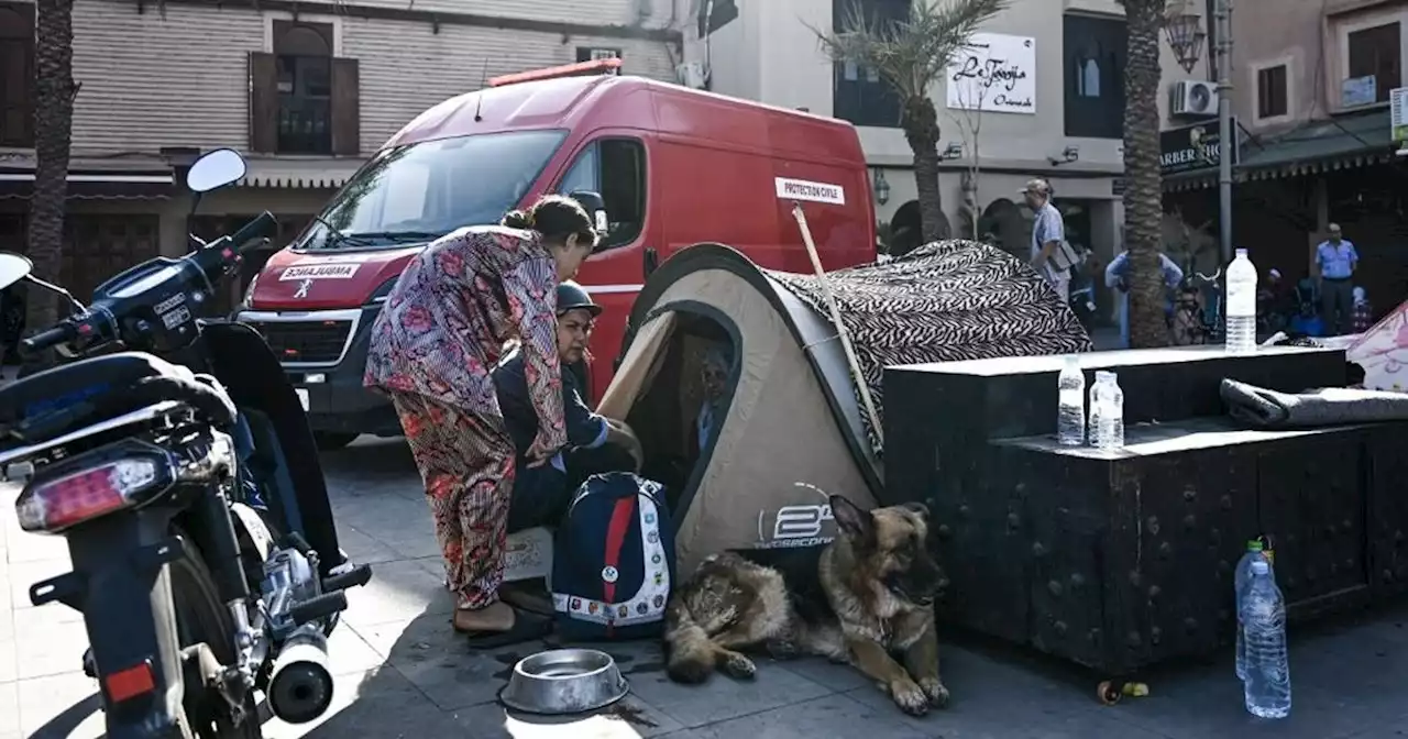 Séisme au Maroc: à Marrakech, la solidarité s’organise, auprès d’habitants couchant dehors