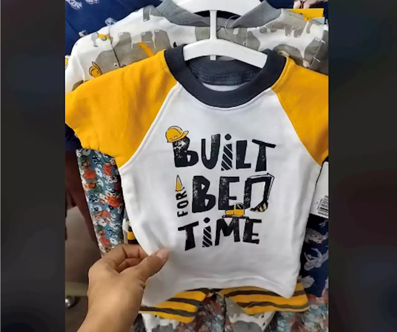 Se lleva sorpresa al encontrar ropa Carter's en Waldo's