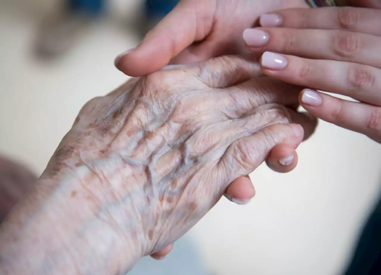 Patientenschützer: Mehr Hilfen für Ältere mit Depressionen