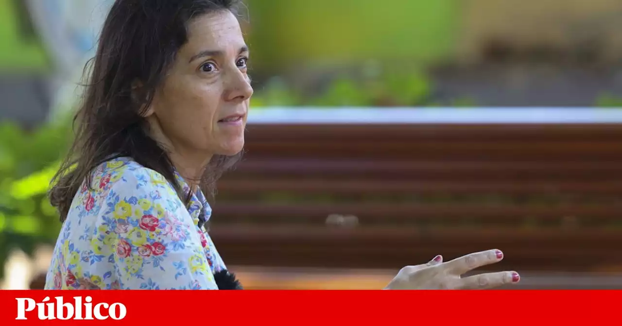 Com 50 anos, professora vive num quarto para poder dar aulas