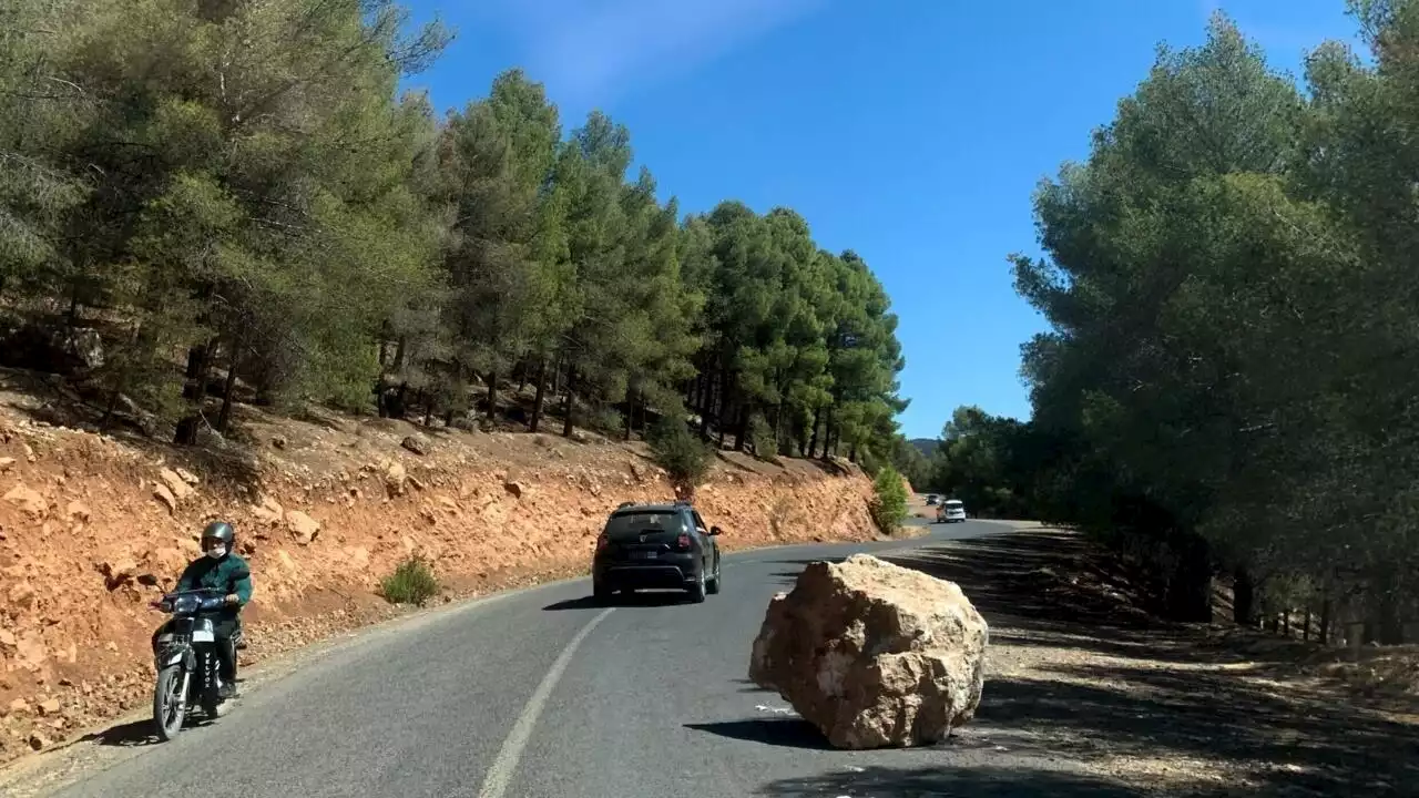 Maroc: le difficile accès à Moulay Brahim, dans les montagnes, les zones les plus touchées