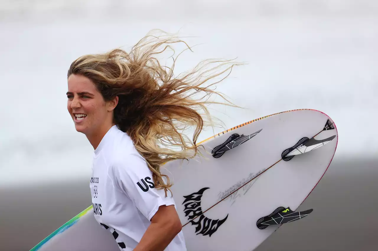 Surfing-Caroline Marks wins her first world surfing title