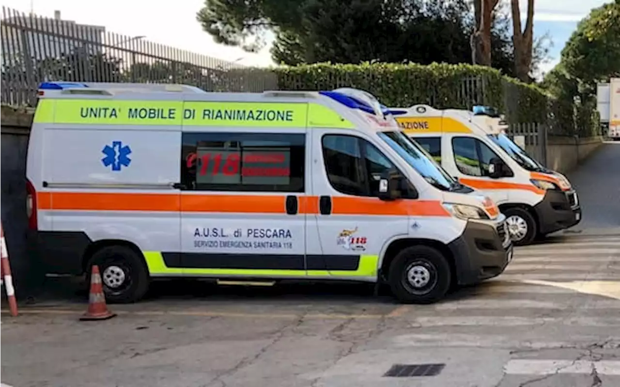 Chieti, si ferisce alla testa mentre stava pulendo la pistola: è grave