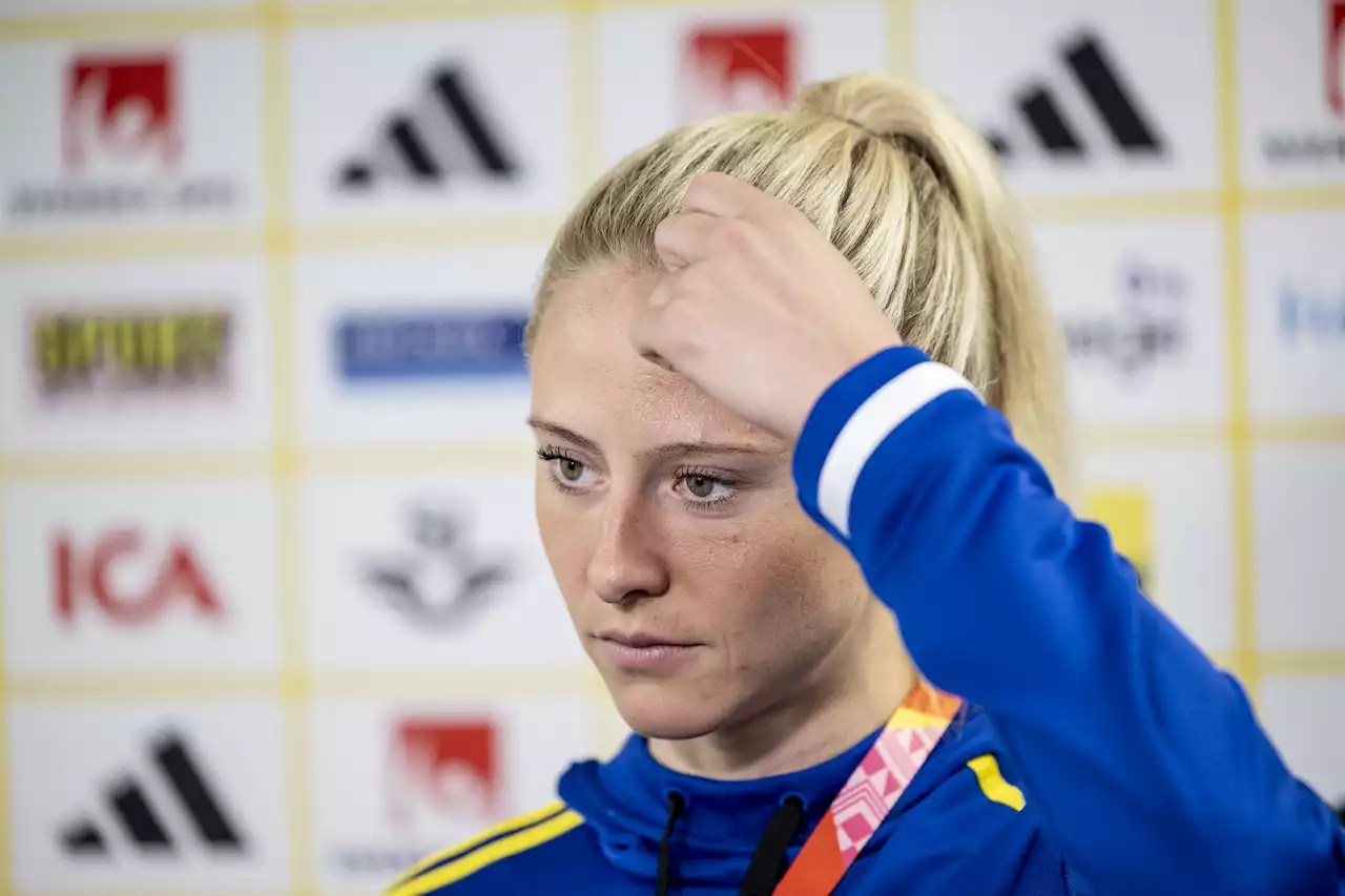 VM-hjälten i smärtor – skadad i cupmatch