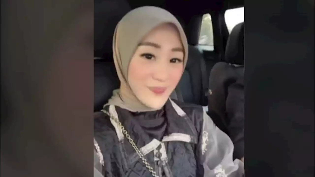 Terpopuler: Larissa Chou Tak Lagi Kenakan Hijab Syar'i, Rafathar Latihan Tinju Bareng Atlet MMA