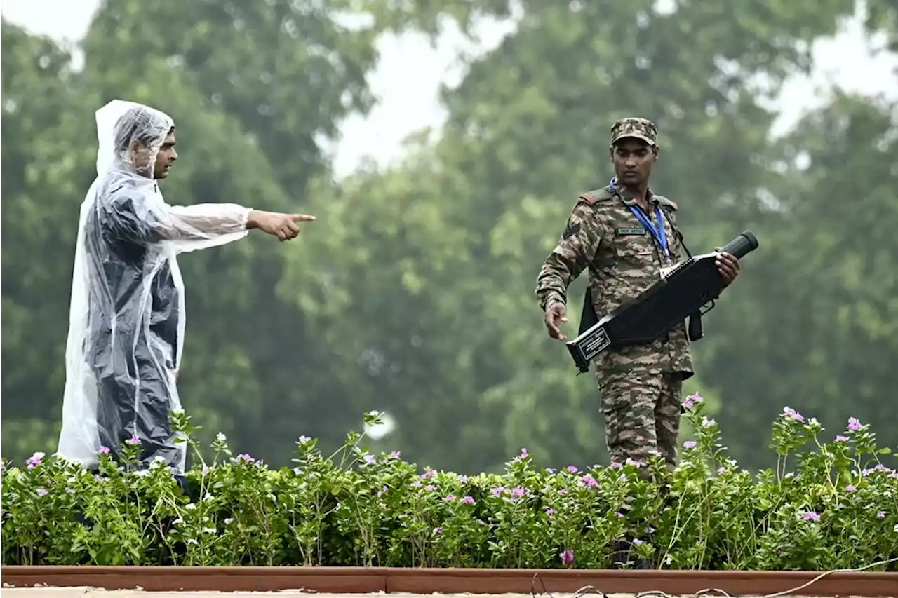 G20 leaders pay their respects at a Gandhi memorial on the final day of the summit in India