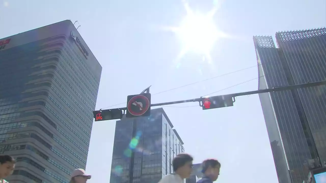 [날씨] 서쪽 30℃ 안팎 늦더위 계속...제주도 오후 늦게 비