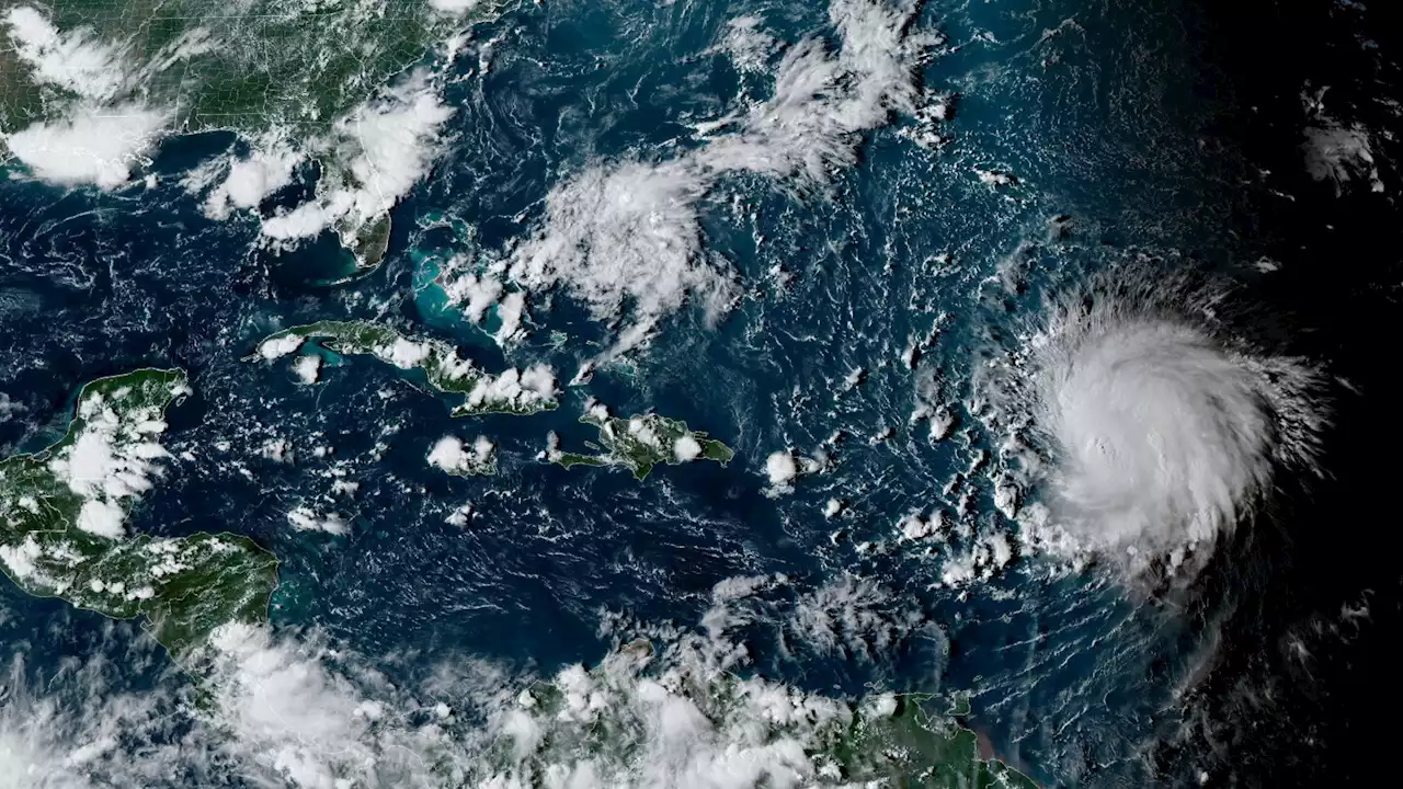 Hurricane Lee generates big swells along northern Caribbean while it churns through open waters