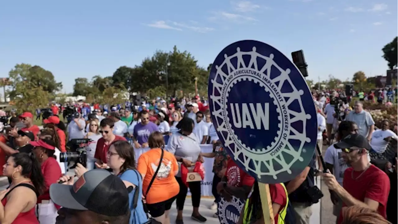 Biden Administration Expects a Deal Between UAW and US Automakers