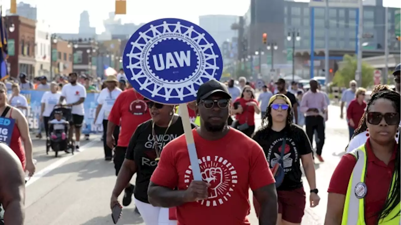 UAW Says It’s Ready to Negotiate 24/7 With Detroit Automakers