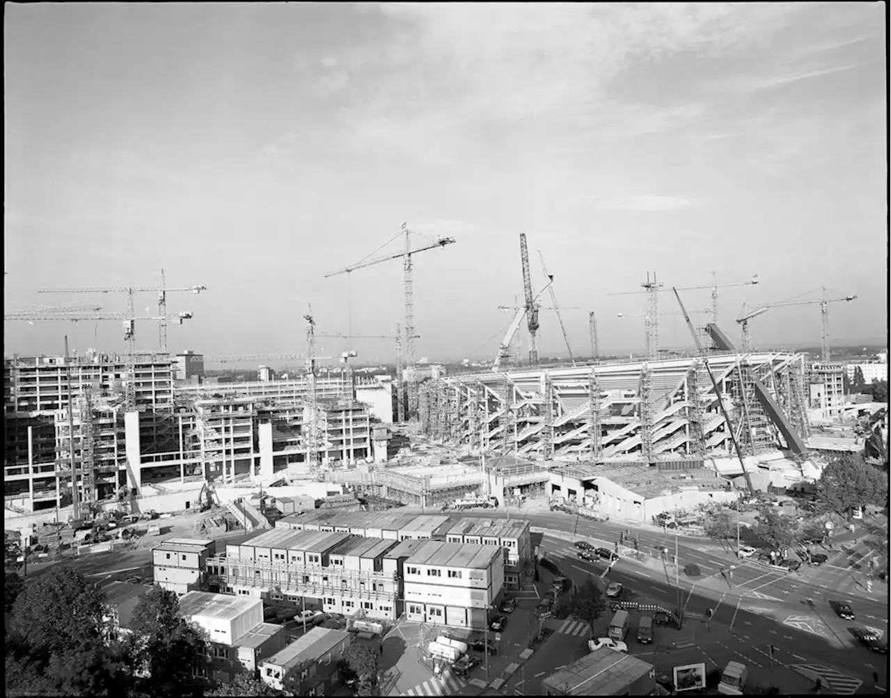 Kölner Arena: Vom Kirmesplatz zum Wahrzeichen – Bau war ein Mega-Ereignis