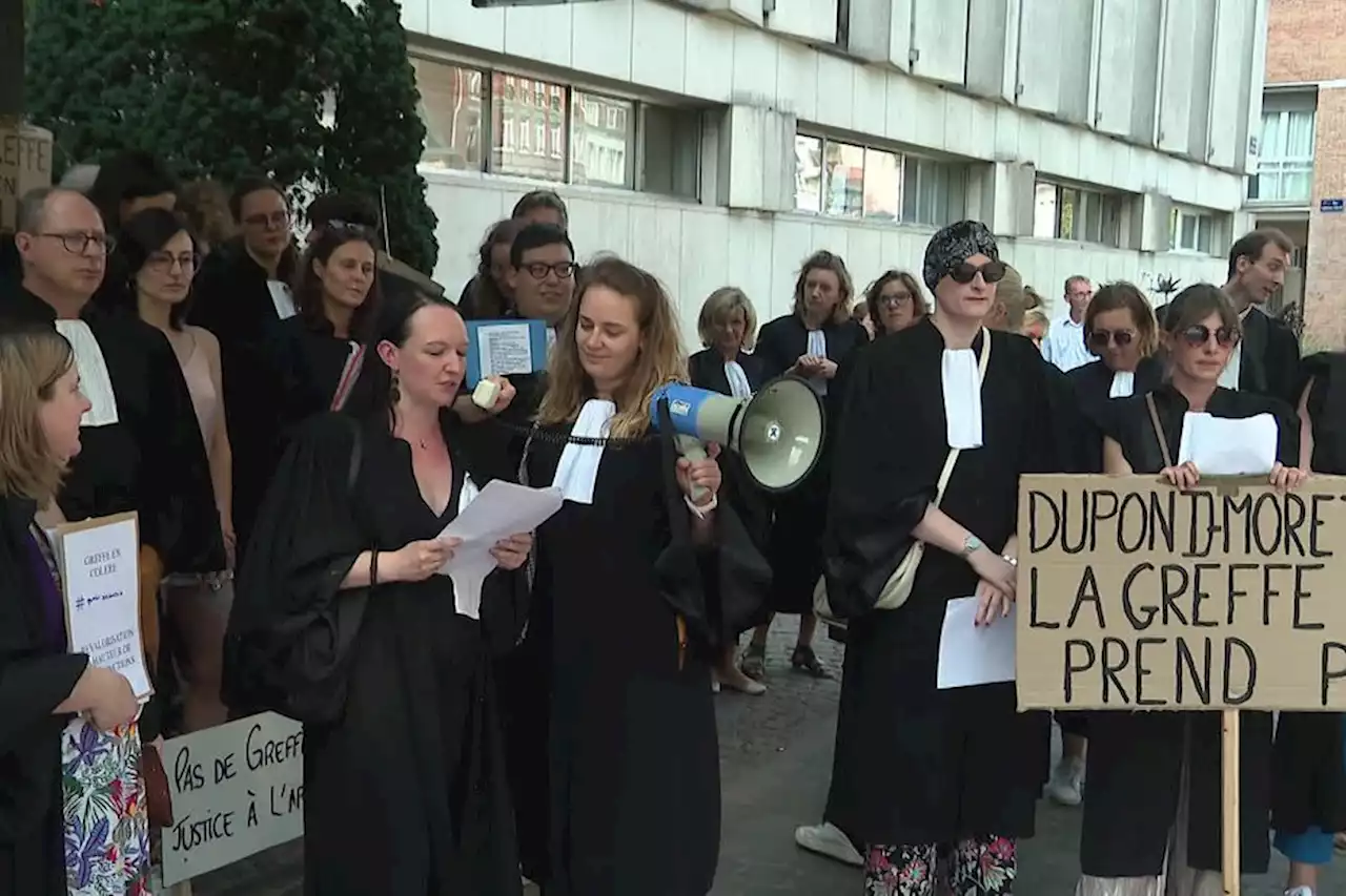 'On est payés une vraie misère' : nouvelle grève des greffiers devant le tribunal de Lille