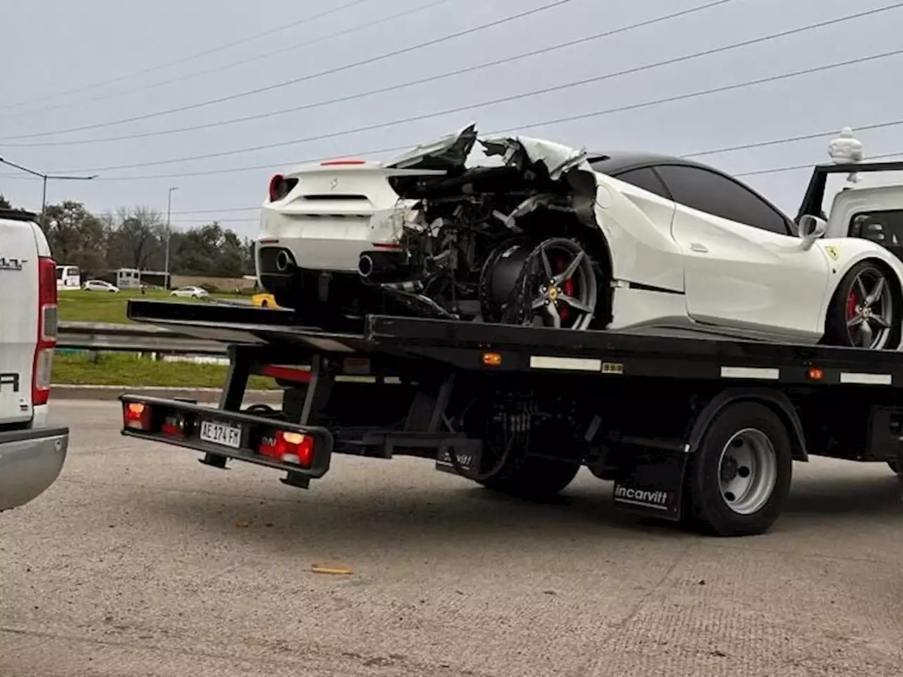 En la Panamericana: violento choque de una coupé Ferrari valuada en más de 500 mil dólares