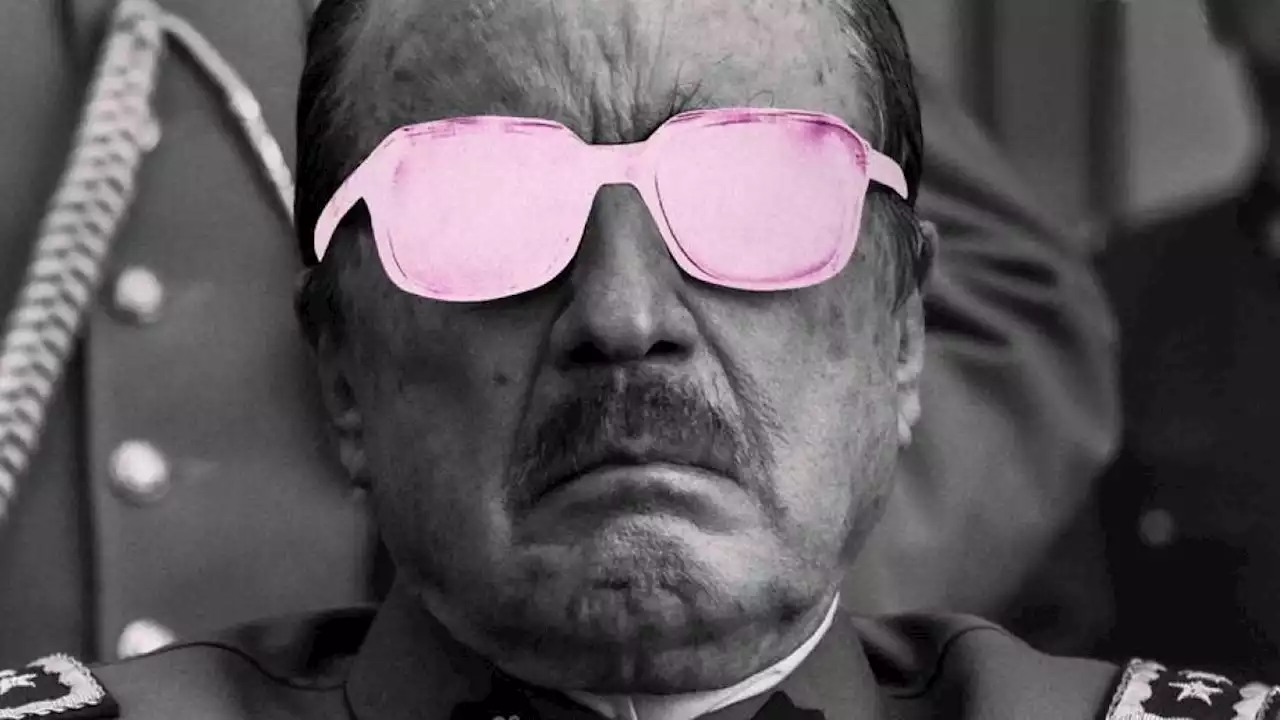 El Conde: ¿vale la pena ver la película en la que Augusto Pinochet es un vampiro?