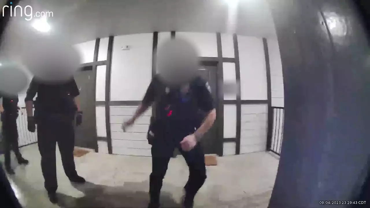 Woman files complaint with Red Oak Police after she says officers mistakenly kicked in her door