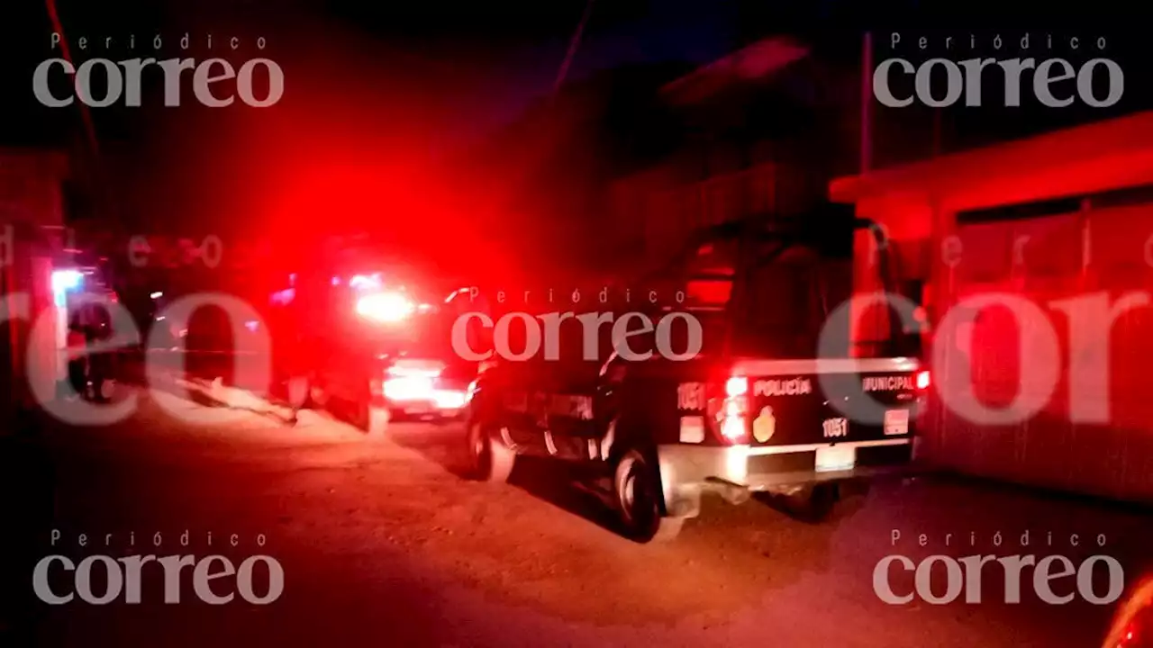 Balean a dos hombres frente a su familia en una casa de la colonia Azteca, en Irapuato