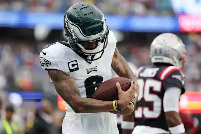 Jalen Hurts, Eagles build early lead, hang on to beat Patriots 25