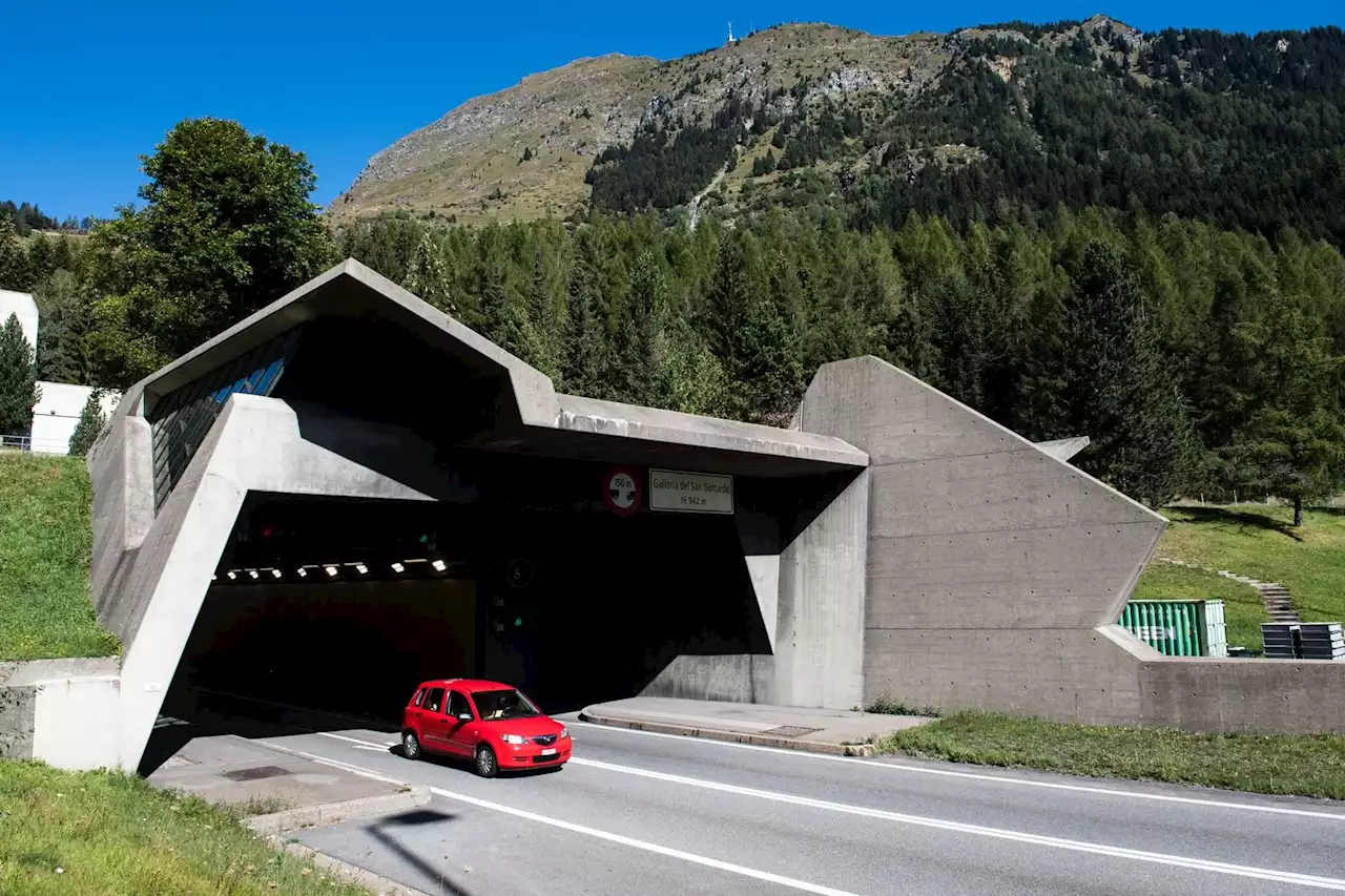 Deckenriss: Gotthard-Straßentunnel in der Schweiz gesperrt