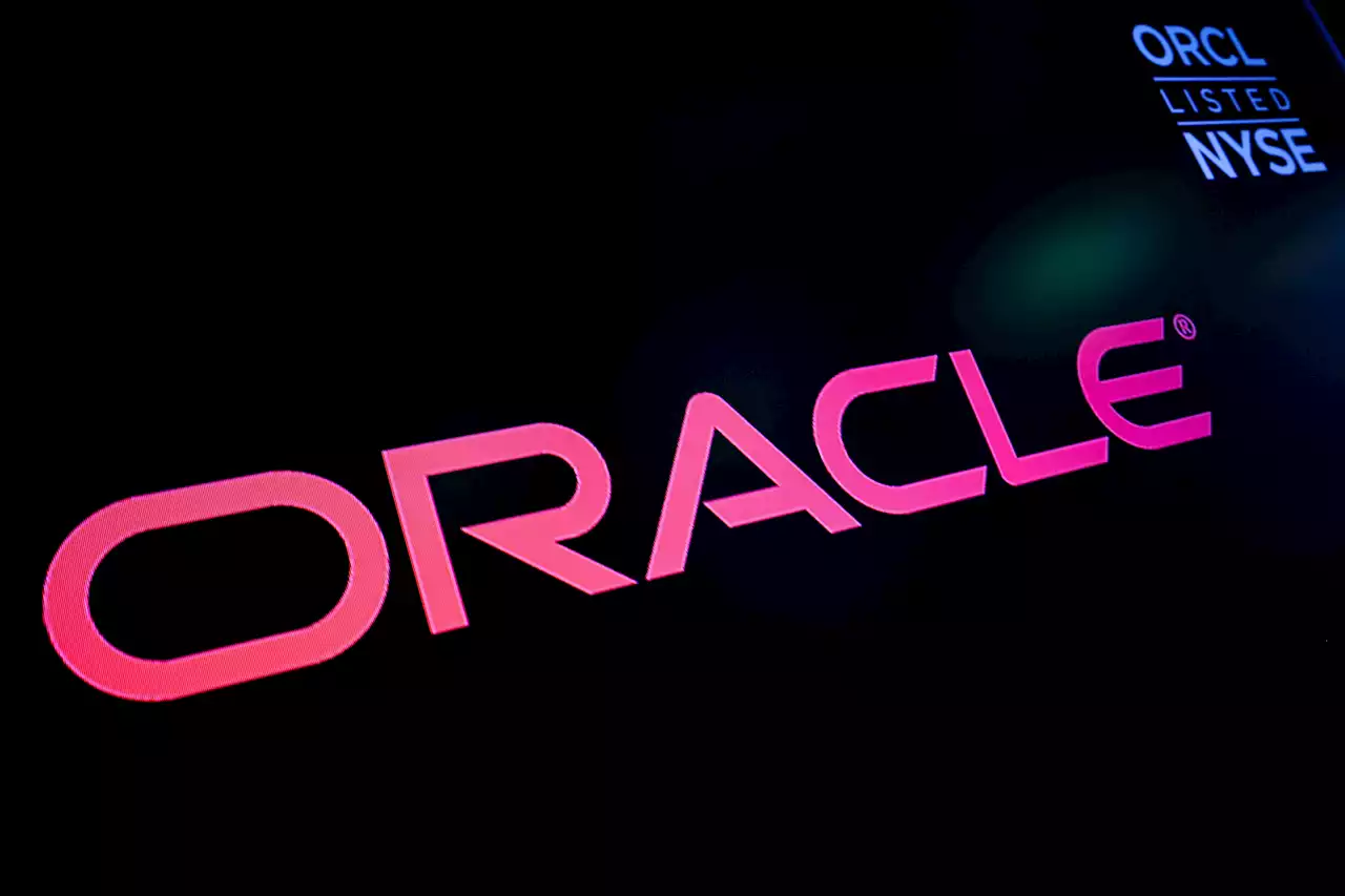 Oracle reports quarterly revenue narrowly below estimates