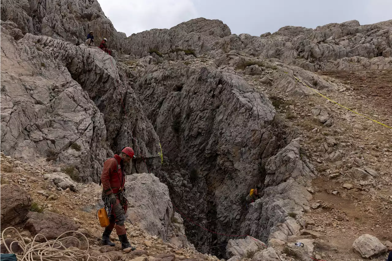 US caver who was trapped 1,000 metres deep in Turkey may be rescued by Tuesday