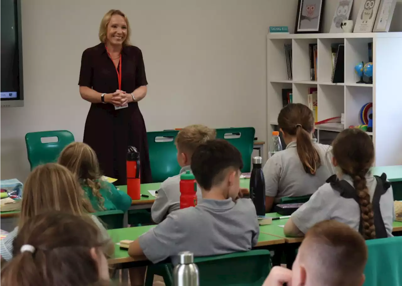 MP cuts ribbon on two new classrooms at Lower Heath Primary