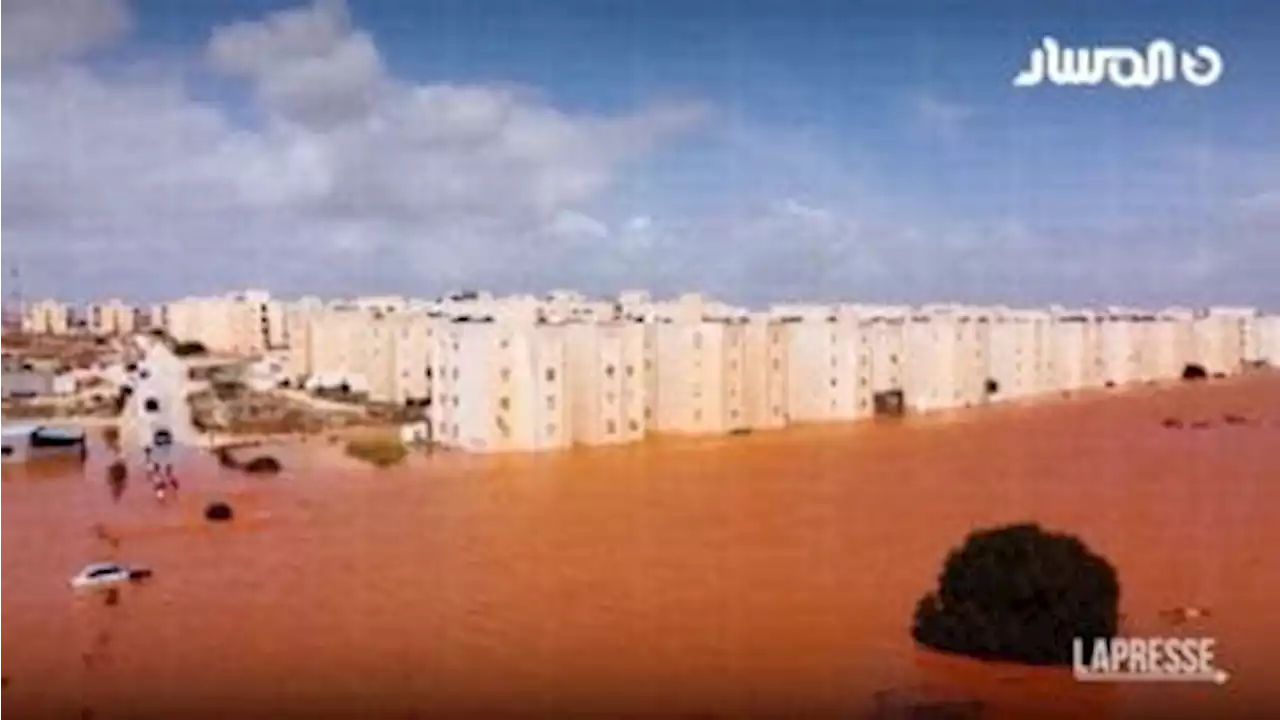 Tempesta devasta la Libia: le immagini dalla città di Marj coperta dal fango